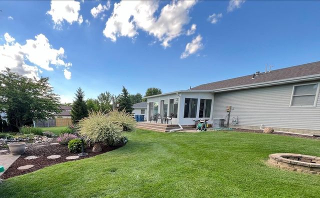 102 Beech Court, Hebron, IN 46341