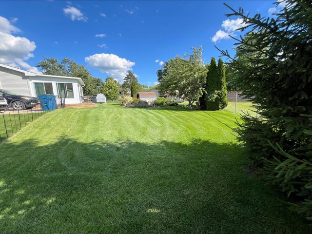 102 Beech Court, Hebron, IN 46341