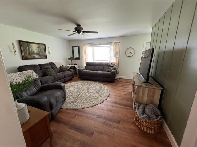 102 Beech Court, Hebron, IN 46341