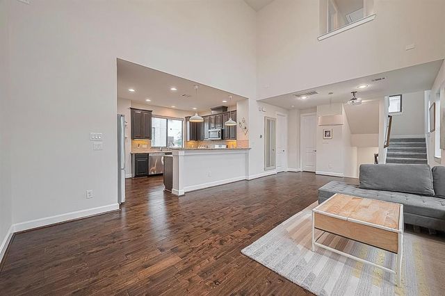 9027 Laverne Crescent, Houston, TX 77080