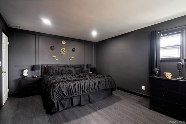 42 Peary Street, West Babylon, NY 11704