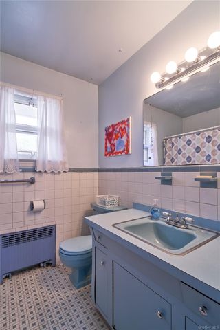 42 Peary Street, West Babylon, NY 11704