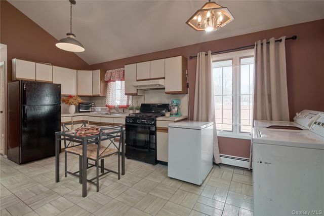 42 Peary Street, West Babylon, NY 11704