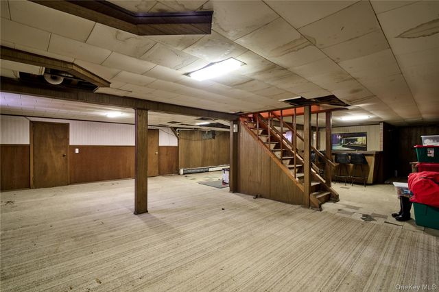 42 Peary Street, West Babylon, NY 11704