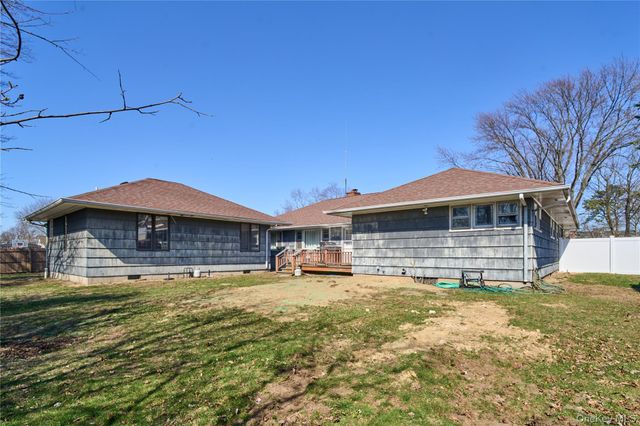 42 Peary Street, West Babylon, NY 11704