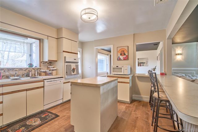 42 Peary Street, West Babylon, NY 11704