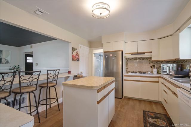 42 Peary Street, West Babylon, NY 11704