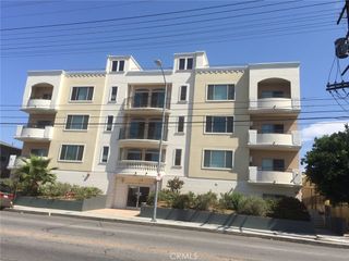 15435 Vanowen, Los Angeles, CA 91406