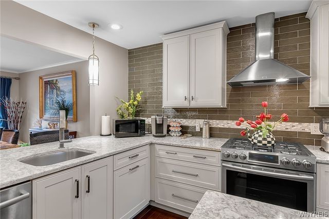 61 Hidden Ridge, Amherst, NY 14221