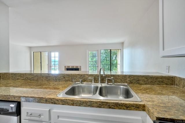 2251 Altisma Way 202, Carlsbad, CA 92009