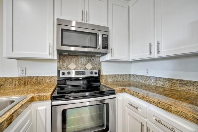 2251 Altisma Way 202, Carlsbad, CA 92009