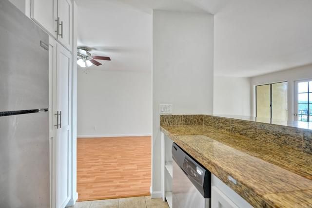 2251 Altisma Way 202, Carlsbad, CA 92009