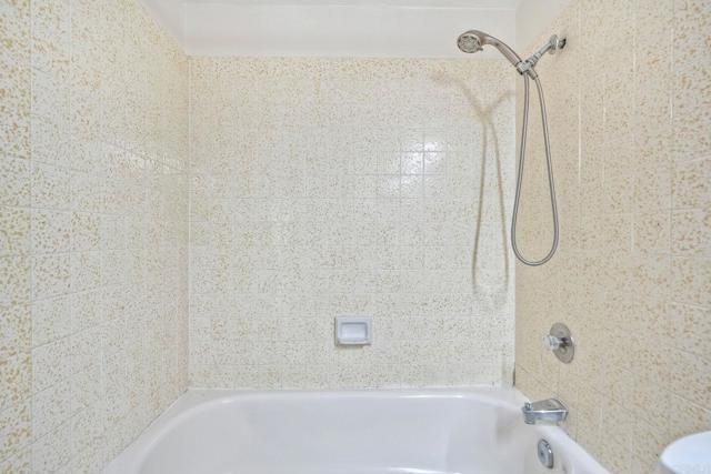 2251 Altisma Way 202, Carlsbad, CA 92009