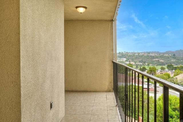 2251 Altisma Way 202, Carlsbad, CA 92009