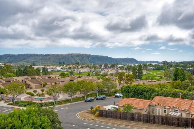 2251 Altisma Way 202, Carlsbad, CA 92009