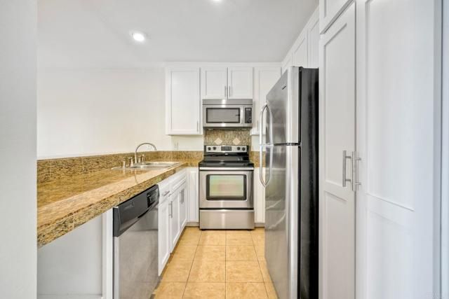 2251 Altisma Way 202, Carlsbad, CA 92009