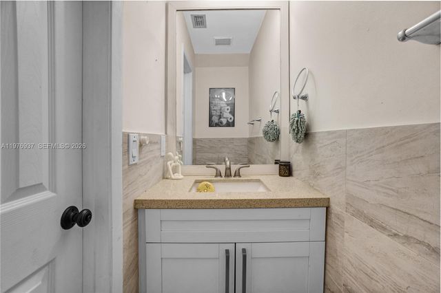 2929 Dorchester Ln, Cooper City, FL 33026