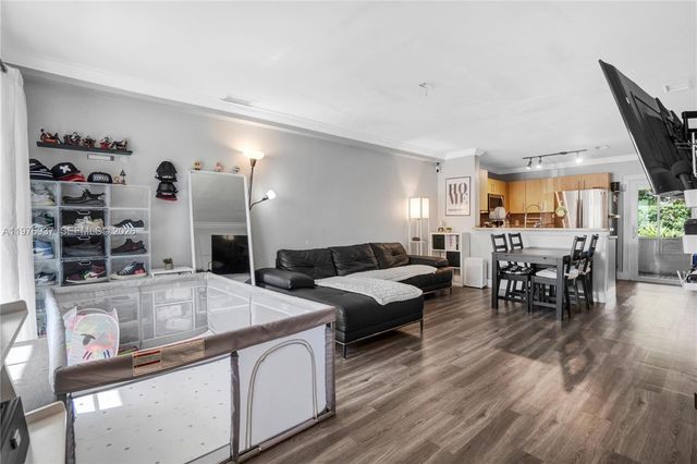 2929 Dorchester Ln, Cooper City, FL 33026