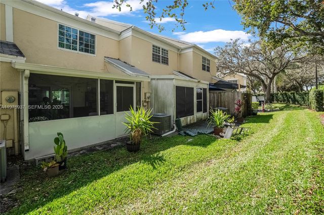2929 Dorchester Ln, Cooper City, FL 33026