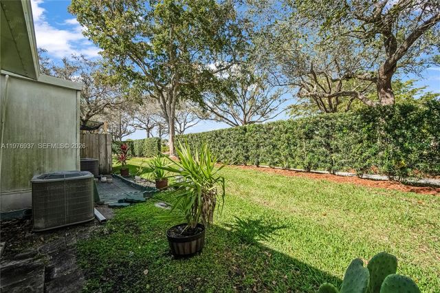 2929 Dorchester Ln, Cooper City, FL 33026