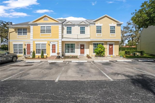 2929 Dorchester Ln, Cooper City, FL 33026