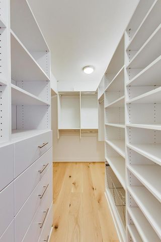 198 N Park Drive 198, Chicago, IL 60601