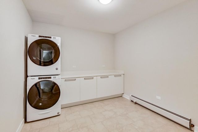 198 N Park Drive 198, Chicago, IL 60601