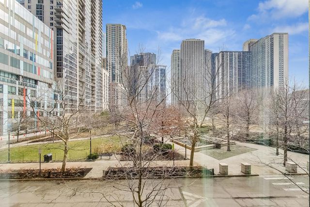 198 N Park Drive 198, Chicago, IL 60601