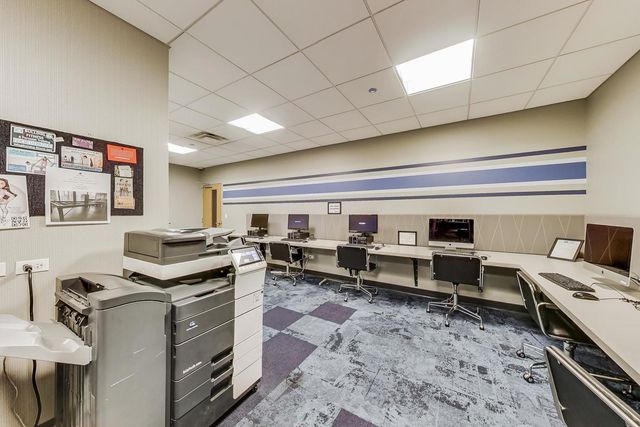 198 N Park Drive 198, Chicago, IL 60601