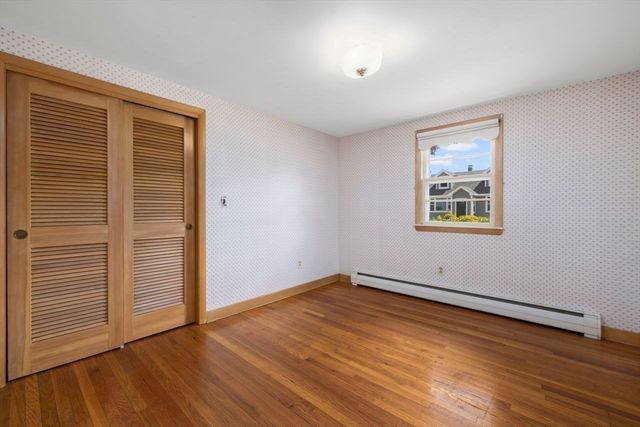 27 Hinsdale St, Swansea, MA 02777