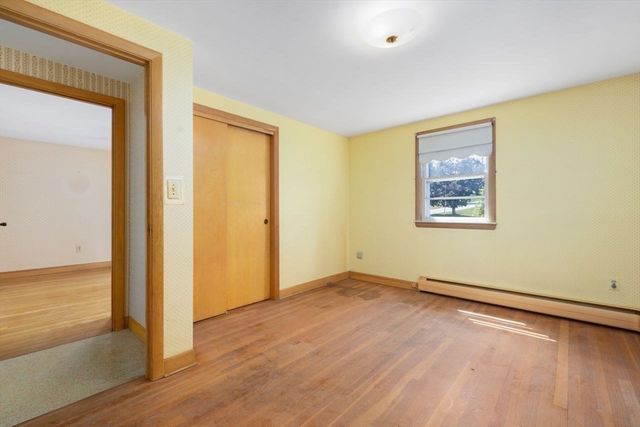 27 Hinsdale St, Swansea, MA 02777