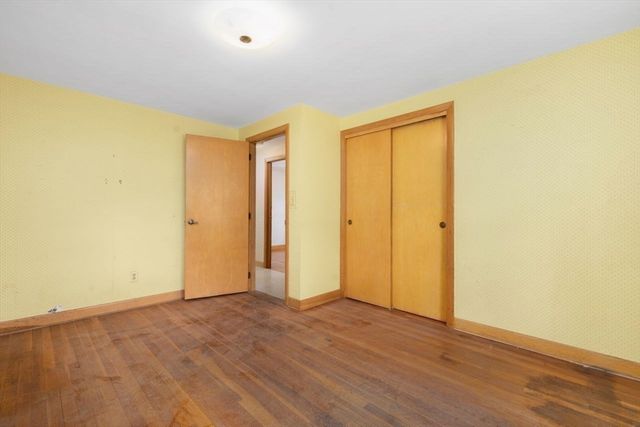 27 Hinsdale St, Swansea, MA 02777