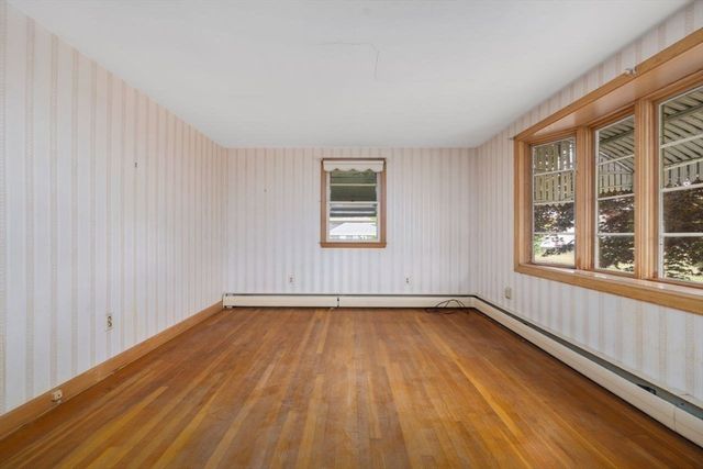 27 Hinsdale St, Swansea, MA 02777