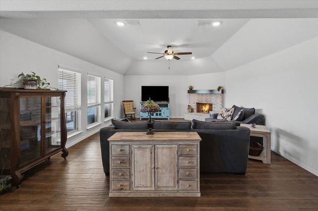 122 Post Oak Way, Weatherford, TX 76087