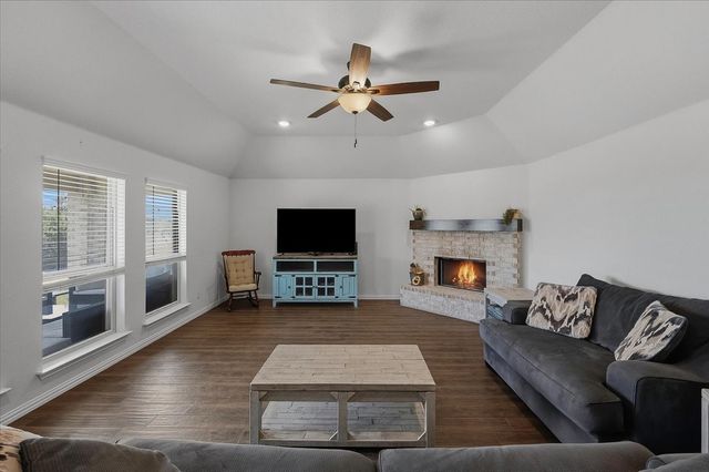 122 Post Oak Way, Weatherford, TX 76087