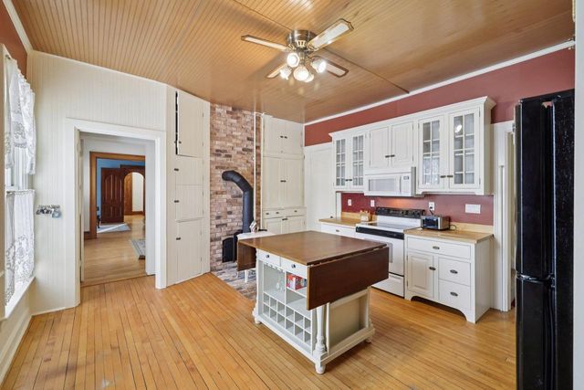 733 5th Street, Baraboo, WI 53913