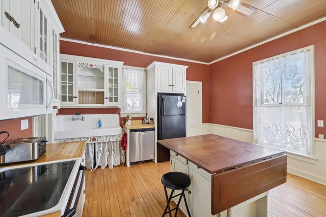 733 5th Street, Baraboo, WI 53913