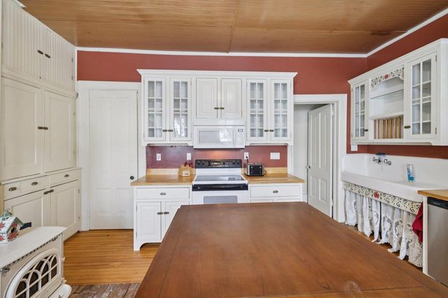 733 5th Street, Baraboo, WI 53913