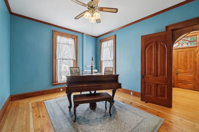 733 5th Street, Baraboo, WI 53913