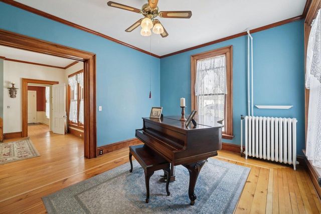 733 5th Street, Baraboo, WI 53913