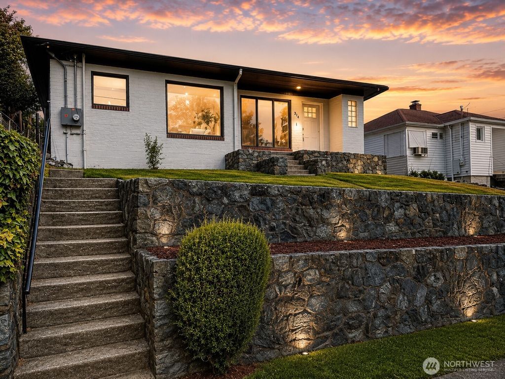 314 Bryan Avenue, Bremerton, WA 98312