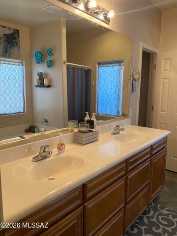 202 E Corte Rancho Encanto, Sahuarita, AZ 85629