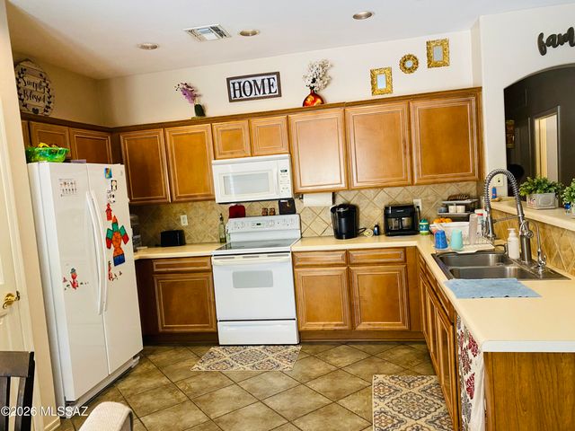 202 E Corte Rancho Encanto, Sahuarita, AZ 85629