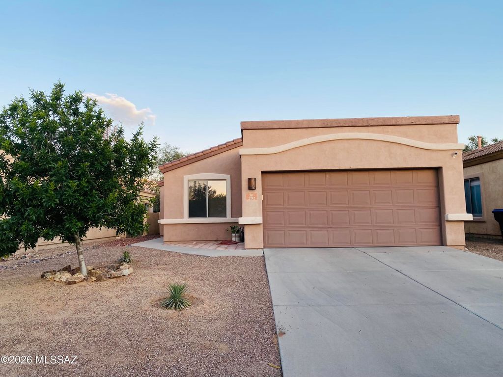 202 E Corte Rancho Encanto, Sahuarita, AZ 85629