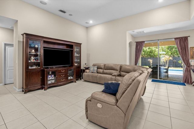 5744 NW Cahaba Street, Port St. Lucie, FL 34986
