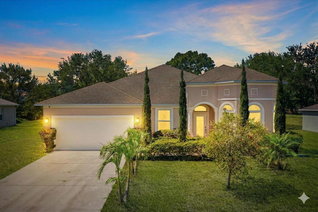 5744 NW Cahaba Street, Port St. Lucie, FL 34986