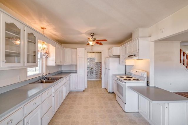 829 State Highway 21 Highway W, Cedar Creek, TX 78612