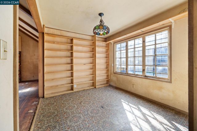 11 Edgecroft Rd, Kensington, CA 94707