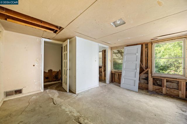 11 Edgecroft Rd, Kensington, CA 94707