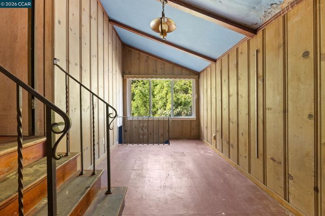 11 Edgecroft Rd, Kensington, CA 94707